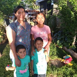 Meet your Posher, Elia